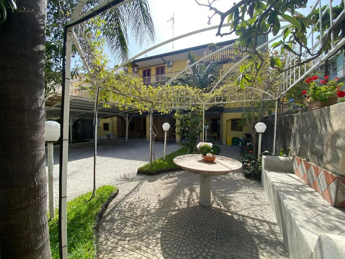 Holiday home Casa Delle Rose Villa Catania